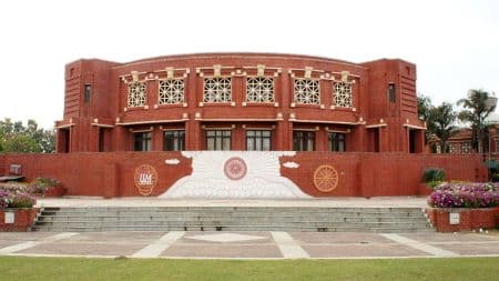 IIM-Lucknow establishes Centre of Excellence in Blockchain Technology