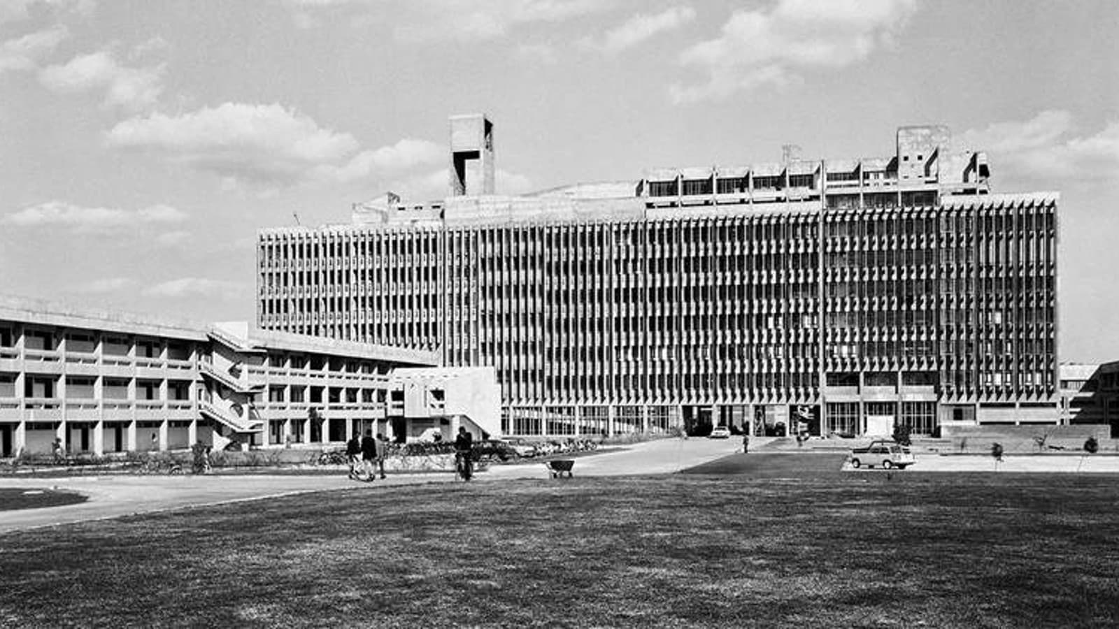 GATE in 1983 was held for admission to engineering courses for three semesters at five IITs at Bombay, Delhi, Kanpur, Kharagpur and Madras, and the IISc Bangalore