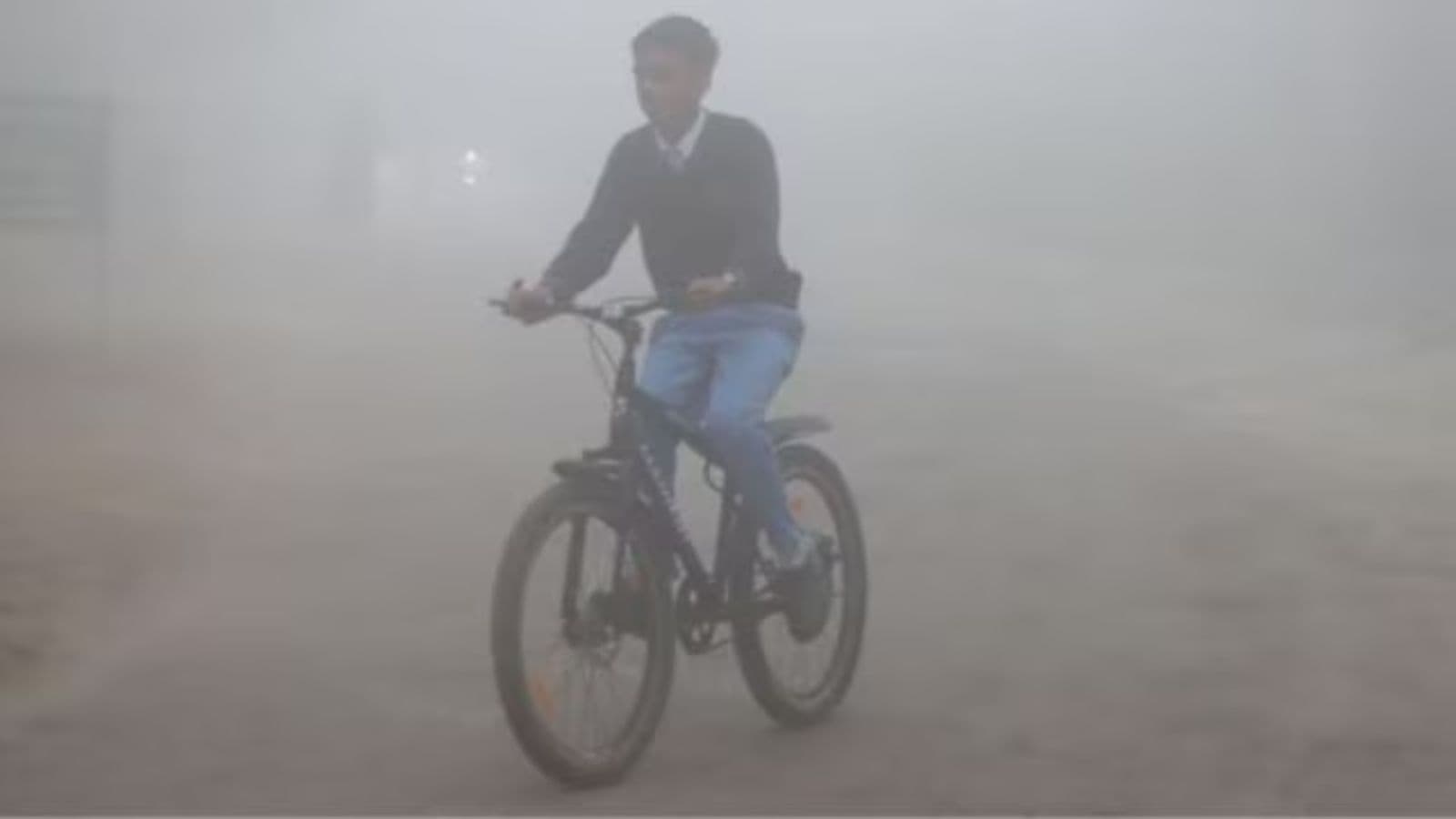 Schools Closed in Delhi-NCR: All schools have been ordered to be shut on Saturday as well.