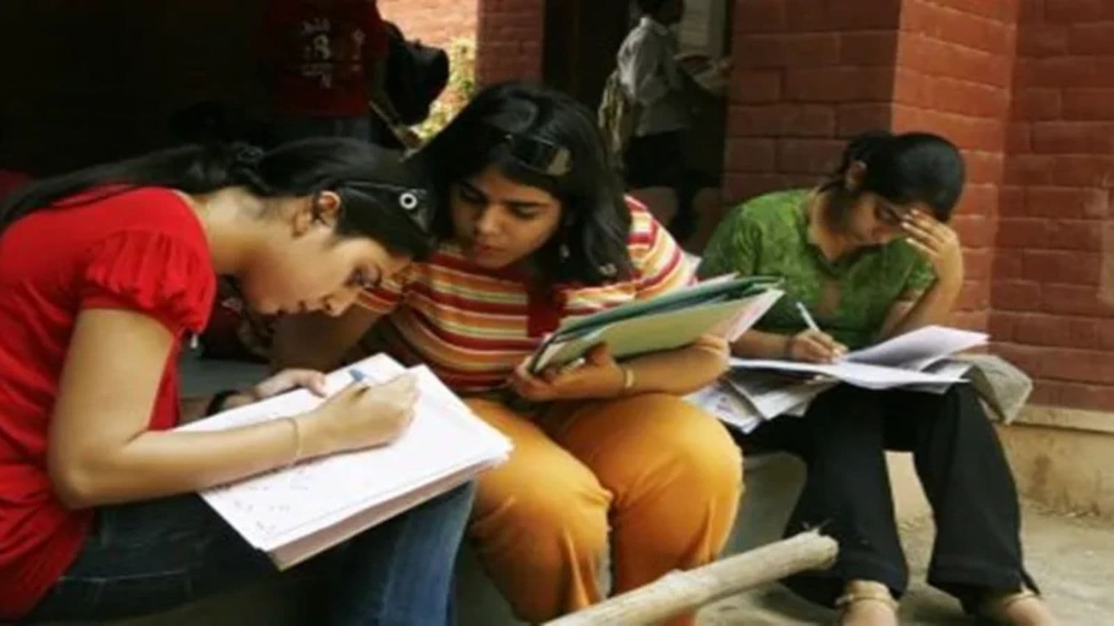 CBSE released the pre-admit card and city intimation slip for the December 2024 session on December 3.