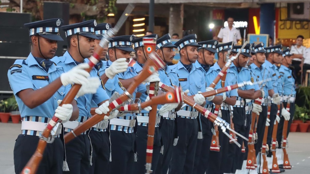 Indian Air Force (IAF) Group X & YAirforce Group X & Y exam is conducted to recruit officers in the Indian Air Force. The exam is conducted twice a year. The application for IAF Group X & Y will tentatively be released in December 2024. Exam Date - The exam is expected to be conducted in February 2025 (tentative date). Official dates are still awaited. Official website to apply - indianairforce.nic.in